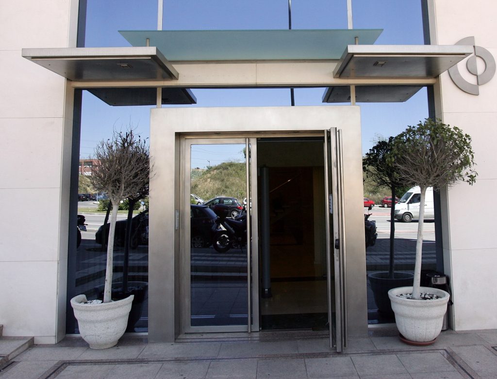 Puerta acero inoxidable